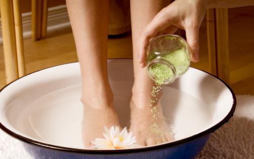 热水泡脚有没有好处? 热水泡脚要注意什么?